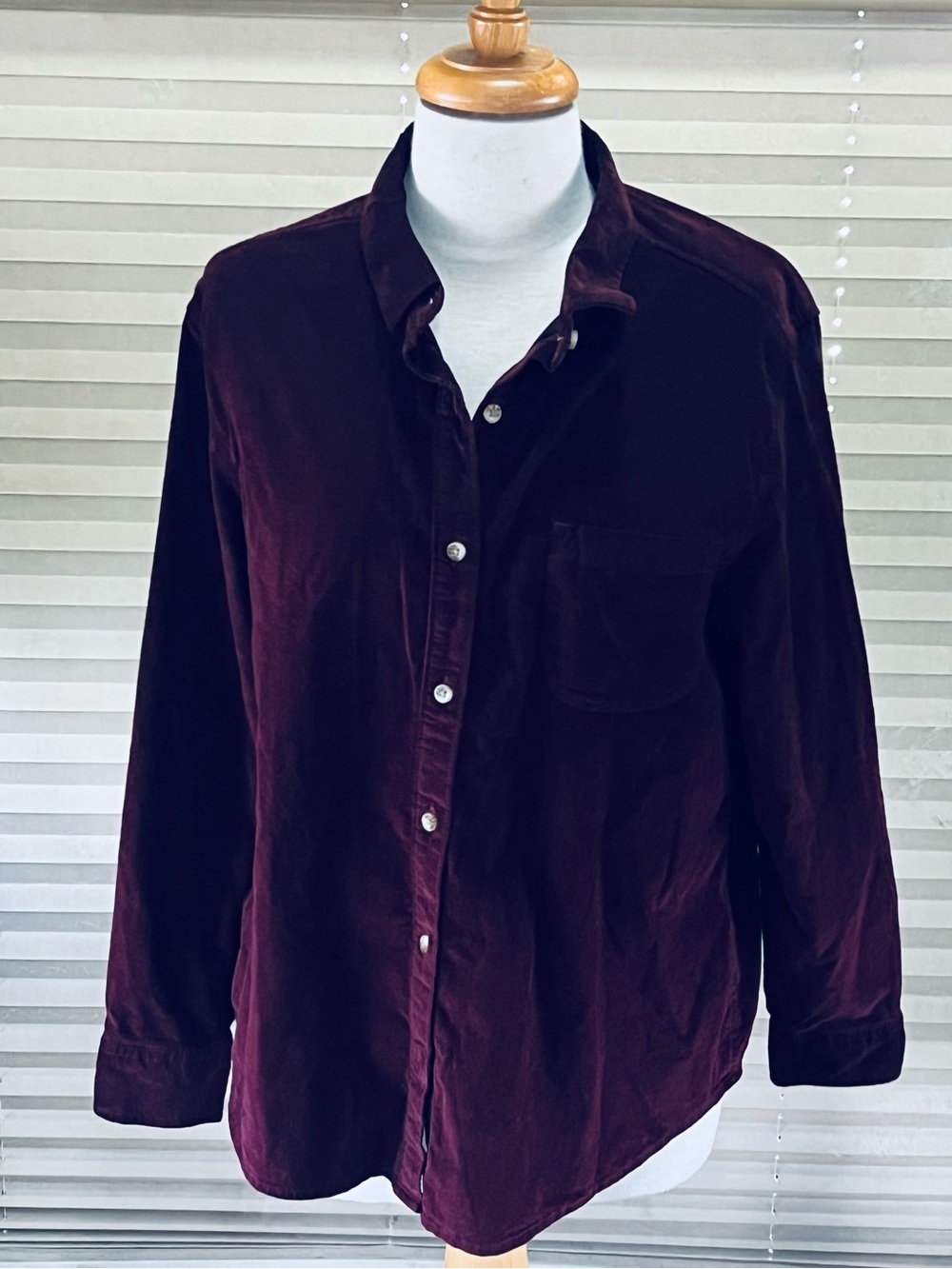 JACHS Girlfriend Women's Button-Down Corduroy Shirt in Deep Wine 🎆
